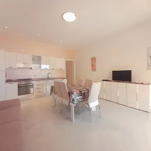 https://palau-fonte-vecchia-apartments.in-sardinia.net